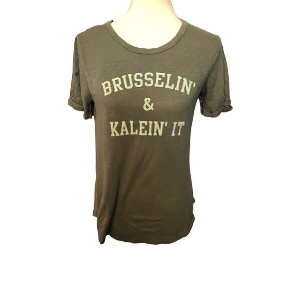 GRAYSON THREADS WOMEN'S BRUSSELIN' AND KALEIN' IT FUNNY GRAPHIC T-SHIRT - Picture 2 of 6